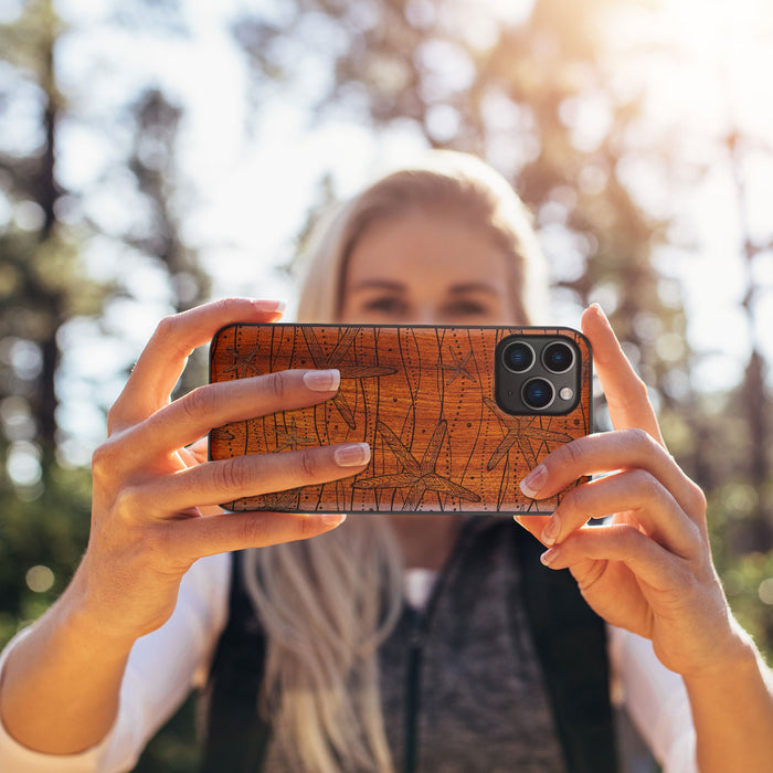 The Starfish Tapestry, Classic Engraved Wood & TPU Case - Artisanal Cover for Apple iPhone