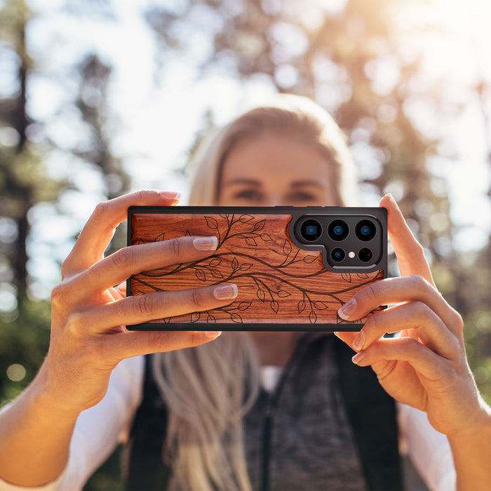 The Essence of Foliage, Classic Engraved Wood & TPU Case - Artisanal Cover for Samsung Galaxy