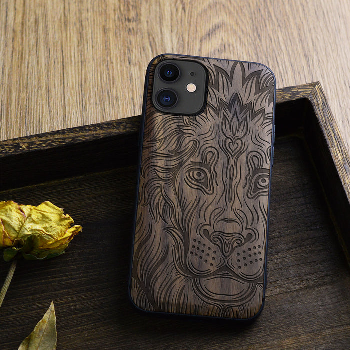 The Filigree Lion in Zentangle Style, Classic Engraved Wood & TPU Case - Artisanal Cover for Apple iPhone