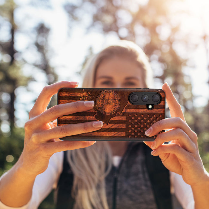 Virginia and Star Flag, Classic Engraved Wood & TPU Case - Artisanal Cover for Samsung Galaxy