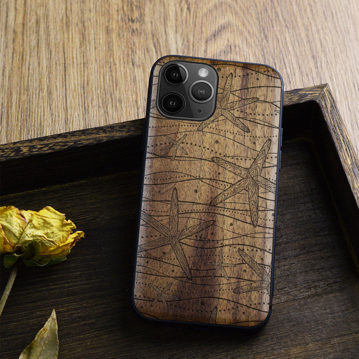 The Starfish Tapestry, Classic Engraved Wood & TPU Case - Artisanal Cover for Apple iPhone