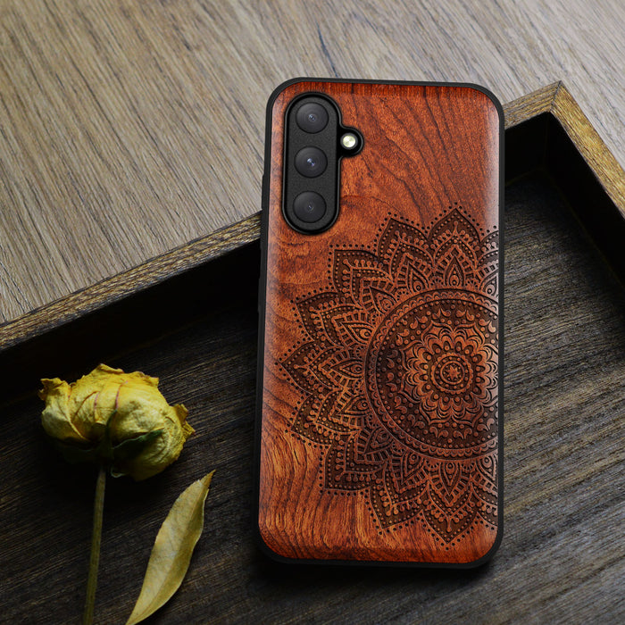 The Half Mandala Lace Art, Classic Engraved Wood & TPU Case - Artisanal Cover for Samsung Galaxy