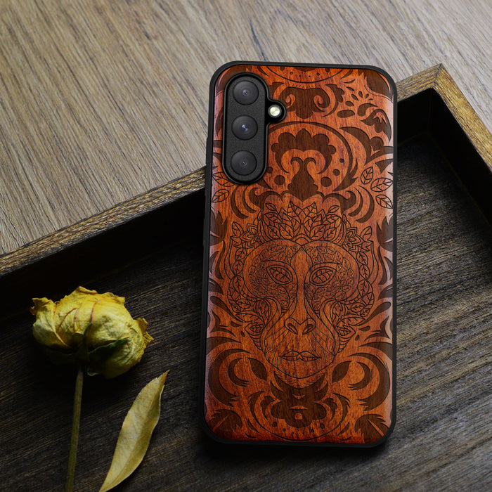 The Leafy Visage, Classic Engraved Wood & TPU Case - Artisanal Cover for Samsung Galaxy