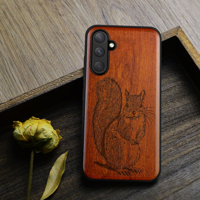 The Squirrel Sketch, Classic Engraved Wood & TPU Case - Artisanal Cover for Samsung Galaxy