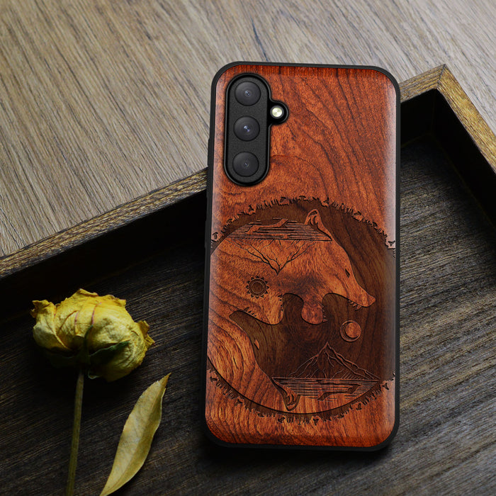 Yin-Yang Wolf, Classic Engraved Wood & TPU Case - Artisanal Cover for Samsung Galaxy