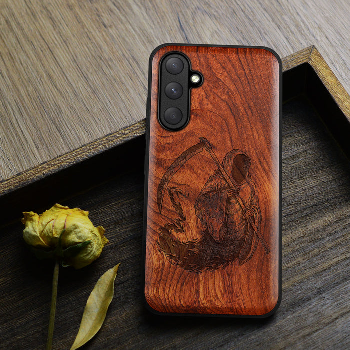 The Grim Reaper, Classic Engraved Wood & TPU Case - Artisanal Cover for Samsung Galaxy