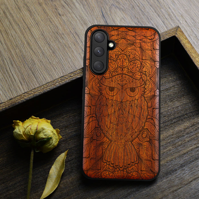 The Owl Tapestry, Classic Engraved Wood & TPU Case - Artisanal Cover for Samsung Galaxy