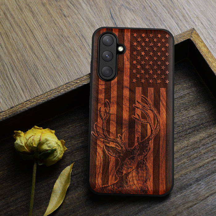 Deer Against the Backdrop of Stars and Stripes, Classic Engraved Wood & TPU Case - Artisanal Cover for Samsung Galaxy