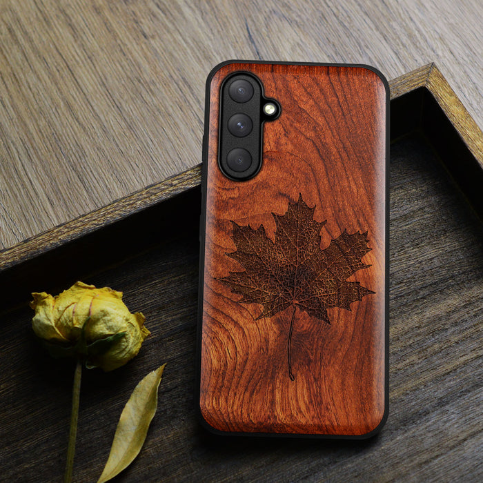 Intricate Maple Leaf Sketch, Classic Engraved Wood & TPU Case - Artisanal Cover for Samsung Galaxy