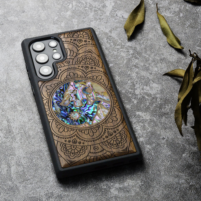 Yin-Yang Wolves Amidst Paisley, Hand-Inlaid Wood & Mother of Pearl Case - Artisanal Cover for Samsung Galaxy