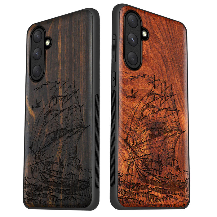 A Sailing Yacht on the Sea Waves, Classic Engraved Wood & TPU Case - Artisanal Cover for Samsung Galaxy