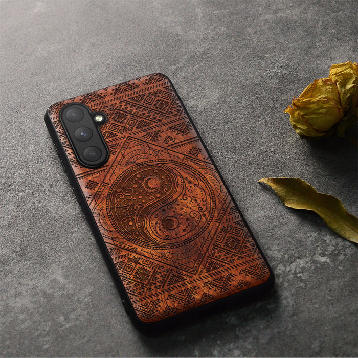 The Yin Yang Sun and Moon, Classic Engraved Wood & TPU Case - Artisanal Cover for Samsung Galaxy