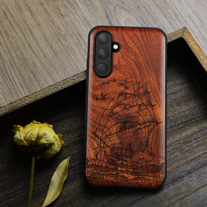 A Sailing Yacht on the Sea Waves, Classic Engraved Wood & TPU Case - Artisanal Cover for Samsung Galaxy