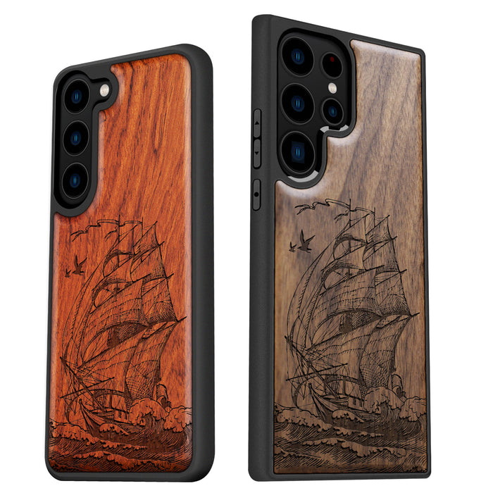 A Sailing Yacht on the Sea Waves, Classic Engraved Wood & TPU Case - Artisanal Cover for Samsung Galaxy